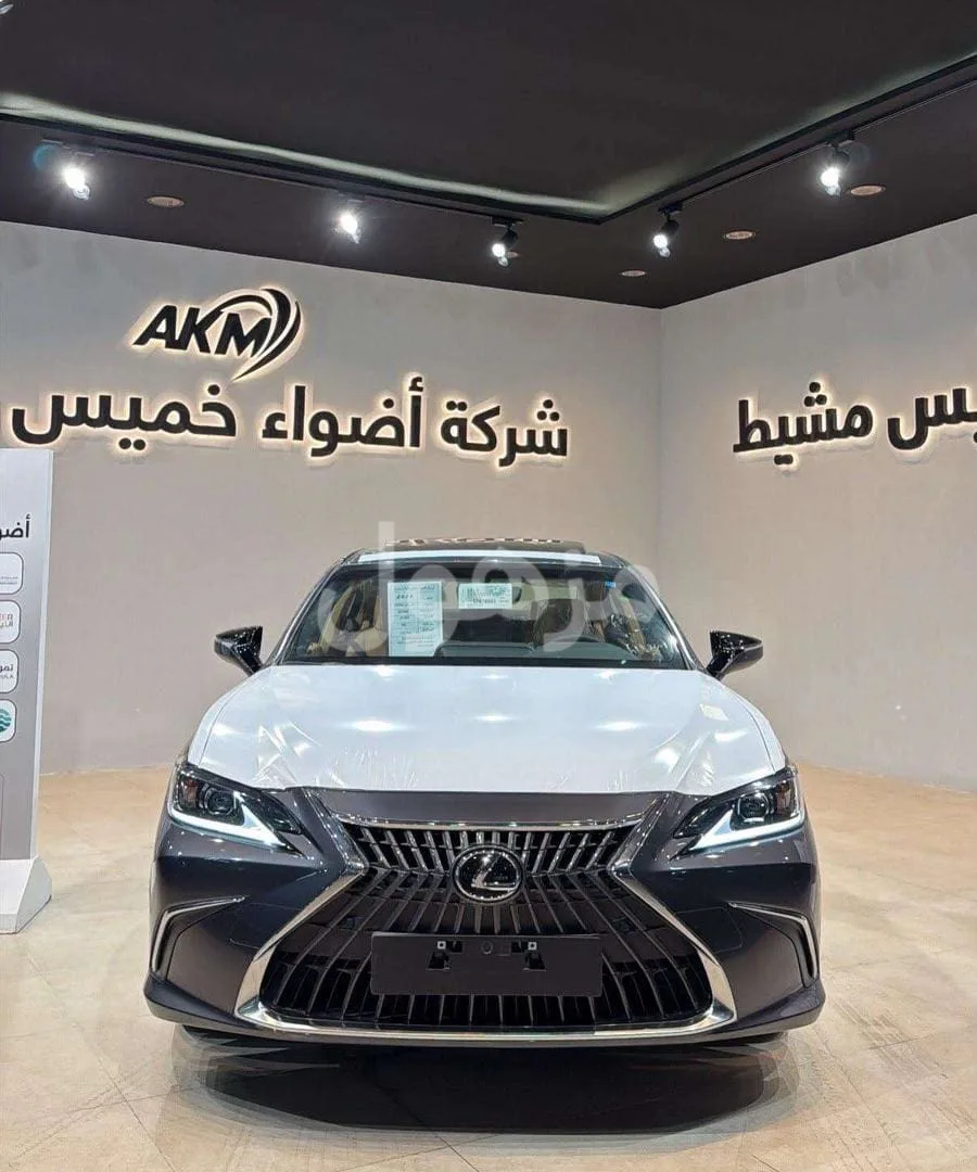 لكزس اي اس 250 موديل 2025