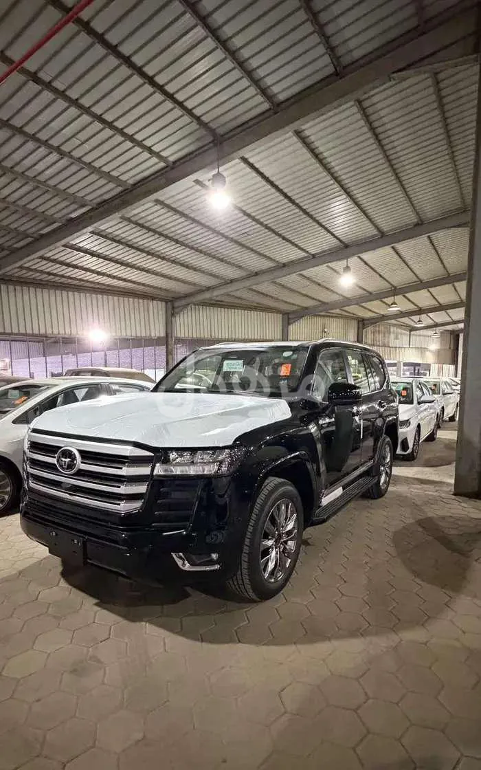 Toyota Land Cruiser GXR4 2026, Petrol, 4WD Low and High Range - Jeddah