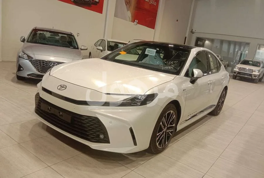 Toyota Camry LE Hybrid 2025, Automatic - Al Khobar