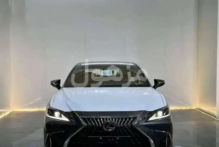 Lexus ES 2025, Hybrid, 8-inch Touchscreen, Rear Camera - Jeddah