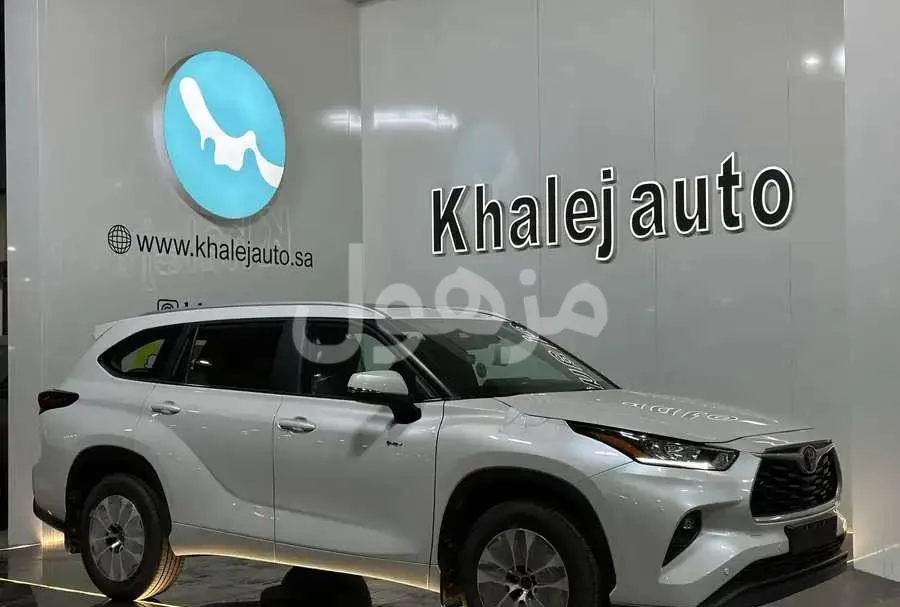 Toyota Highlander GLE mid option 2026