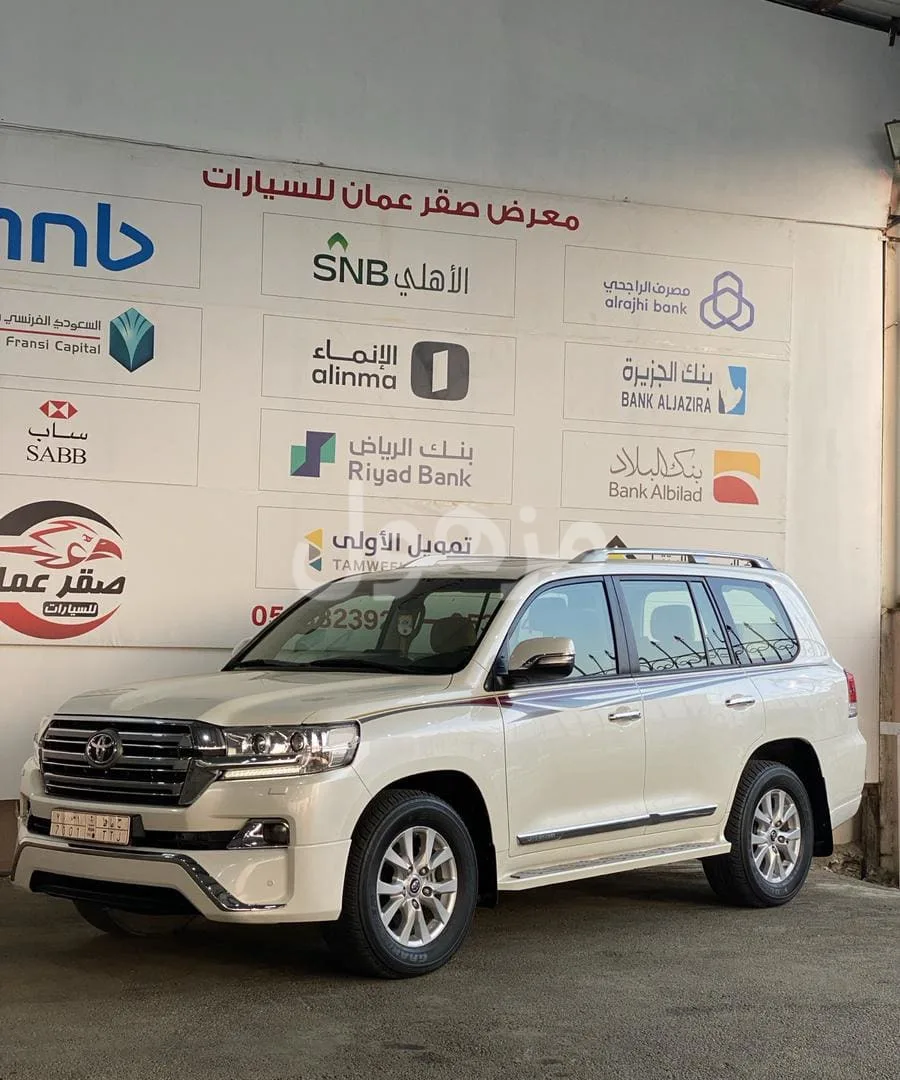 تويوتا لاندكروزر 2018 GXR3 دبل فتحة سقف ثلاجة - احد رفيده