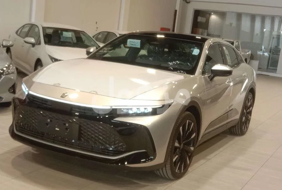 Toyota Crown 2023 Majesta Hybrid New Panoramic Roof - Al Khobar