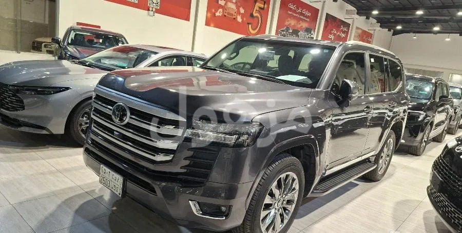 Toyota Land Cruiser GXR 2026, 23,000 km, Petrol, Automatic - Al Khobar