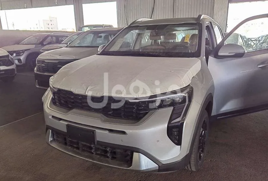 كيا سونيت 2026 نص فل كاميرا خلفية وحساسات - جدة