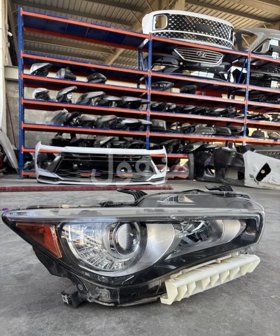 Infiniti Q lights