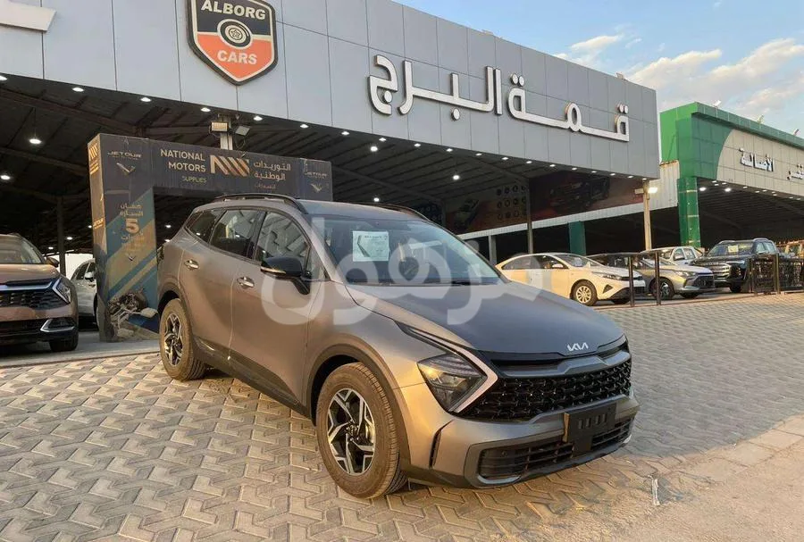 Kia Sportage 2025, Standard, Camera, Sensors, 17-inch Wheels - Dammam