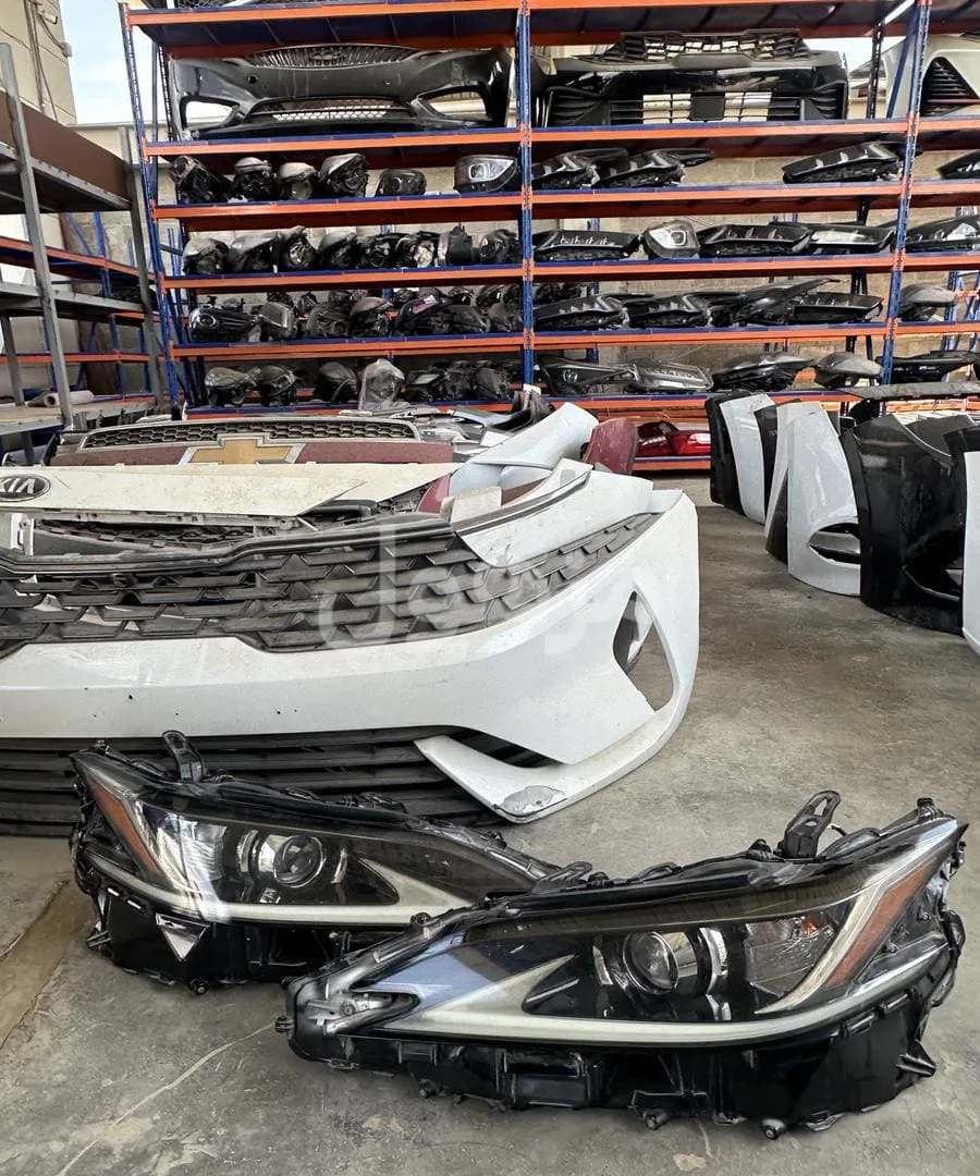Lexus ES 350 headlights right and left, genuine from the agency, no welding, 2019-2020