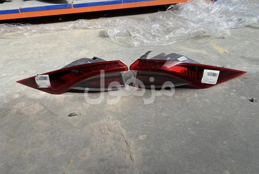 Headlights, taillights, and bumpers for Azera 2021-2022.