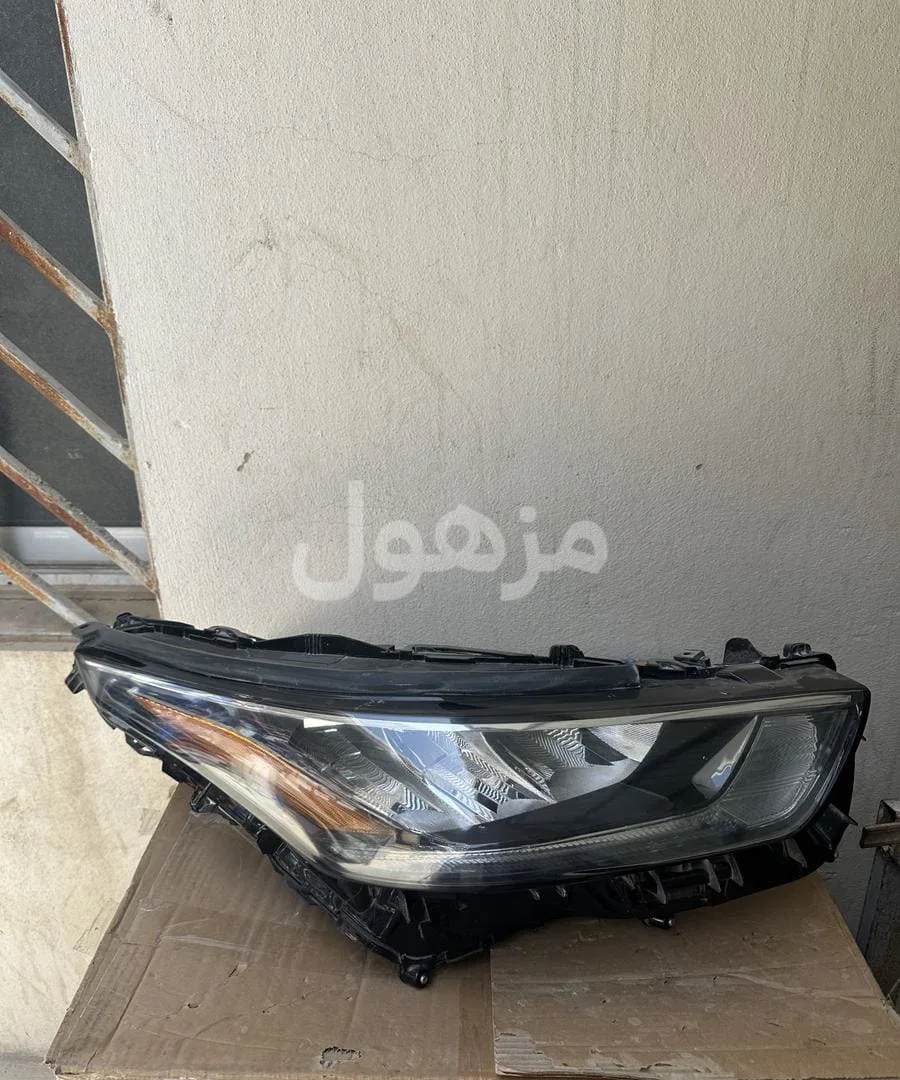 Right headlight for Highlander 2010-2021-2022-2023-2024, genuine from the dealer.