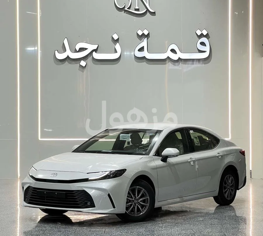 Toyota Camry E Standard petrol automatic Saudi model 2026