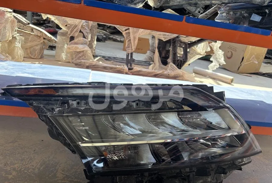 Nissan Pathfinder lights 2024-2025