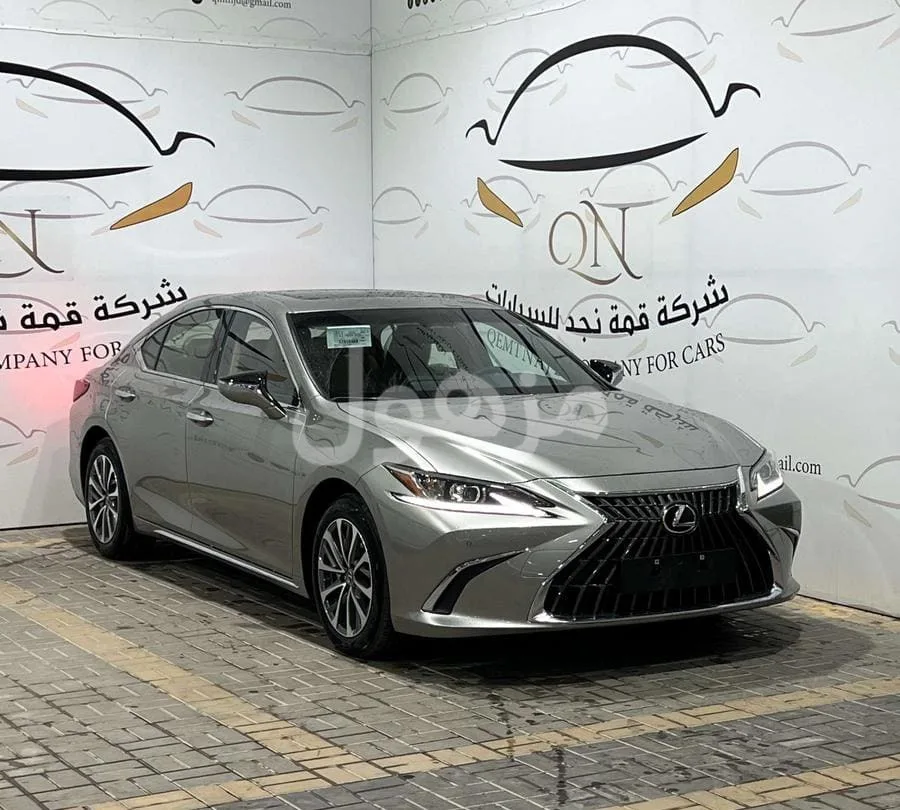 لكزس ES350 2025 جديدة فتحة سقف جلد كاميرا خلفية - الرياض
