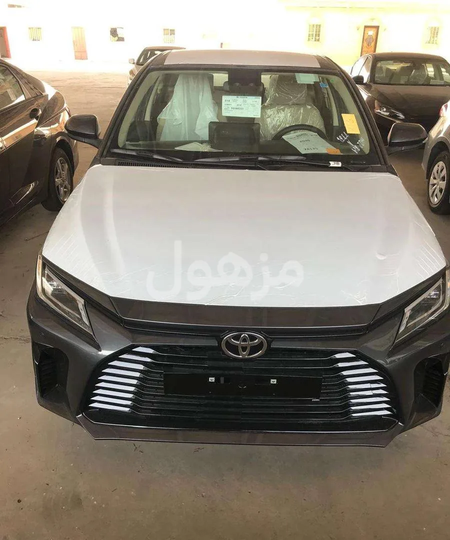 تويوتا يارس 2026 شاشة وسطية كاميرا خلفية حساسات - الدمام