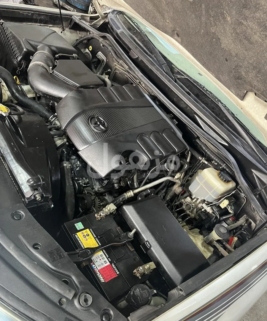 Toyota Land Cruiser VXR-GXR engine - 6-8 cylinder