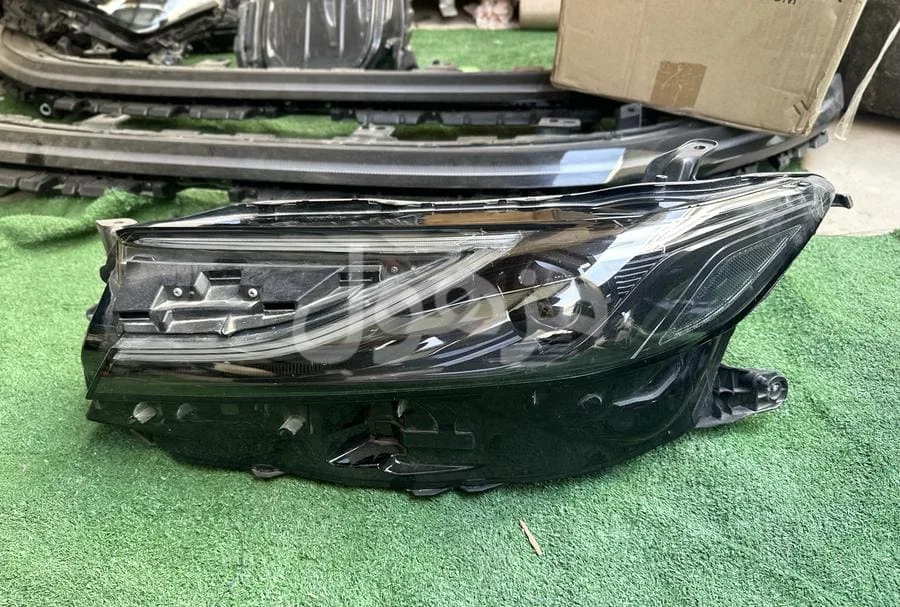 Camry 2025 lights original from the agency