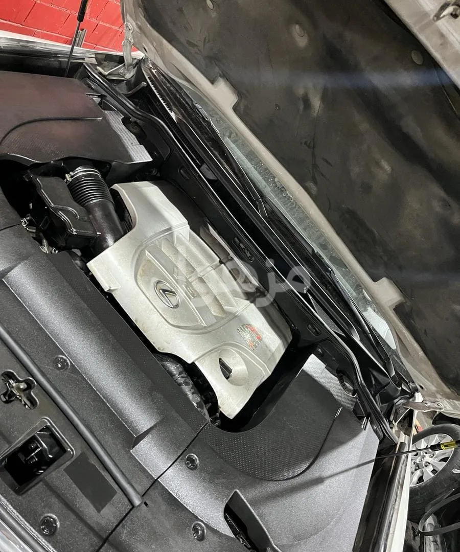 Lexus 570 VXR engine