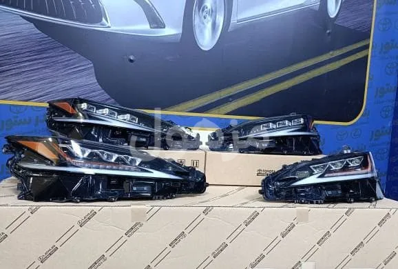 Lexus ES 2025 headlights