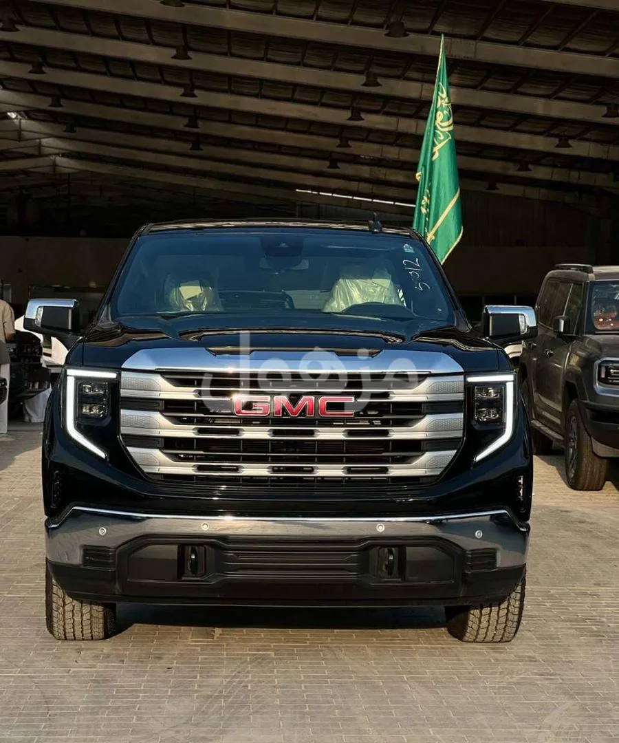 GMC Sierra SLE 2026, New, GCC Spec, Petrol - Riyadh