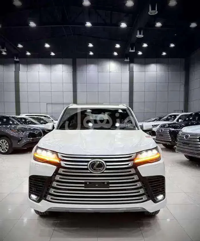لكزس LX 600 BB 2026 7 مقاعد جلد فتحة سقف شاشات - الرياض