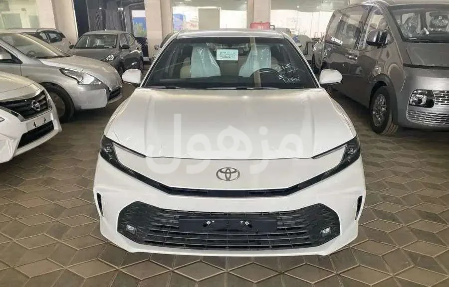تويوتا كامري E 2026 اوتوماتيك 8 سرعات بنزين - الرياض