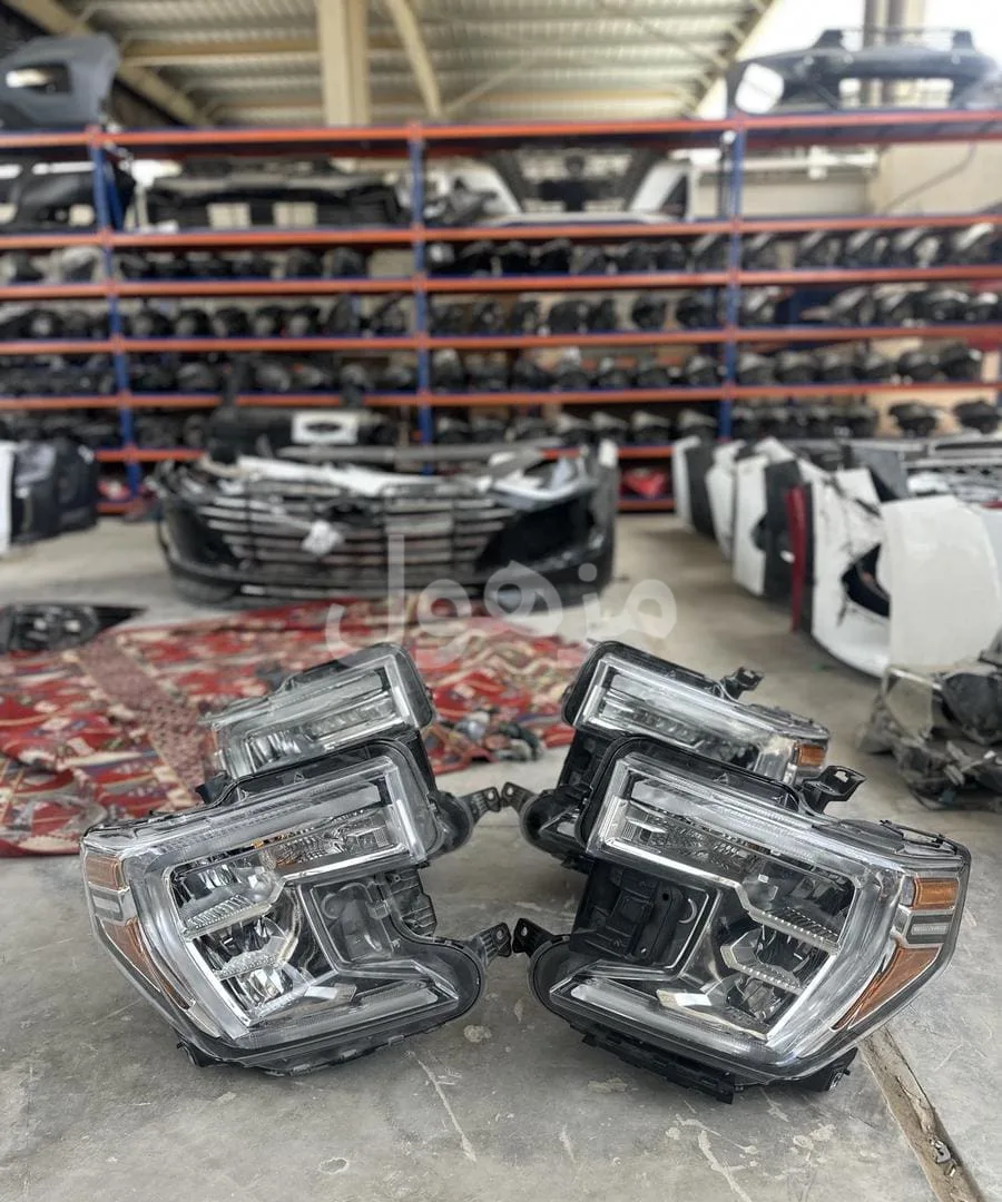 Sierra headlights 2019-2020-2021-2020 AT4 SLE original like new