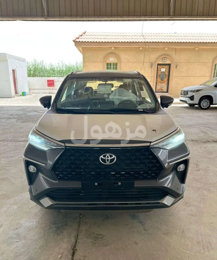 تويوتا فيلوز 2026 GLX جديد شاشة 8 بوصة وابل كار بلاي - الدمام