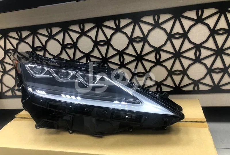 شمعه لكزس RX450 ثلاث عدسات يمين موديل 2021