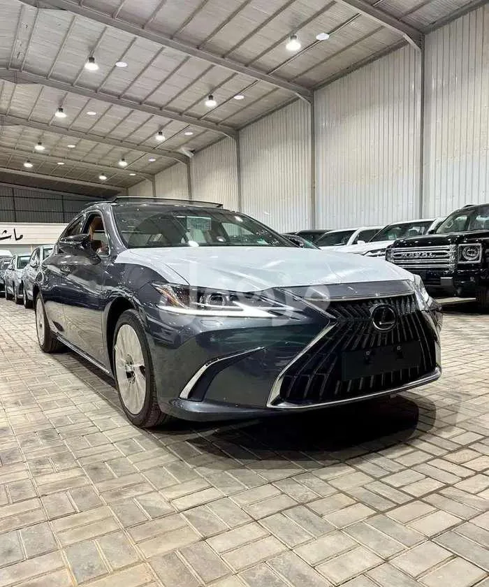 Lexus ES350 2025, New, 8-Speed Automatic - Jeddah