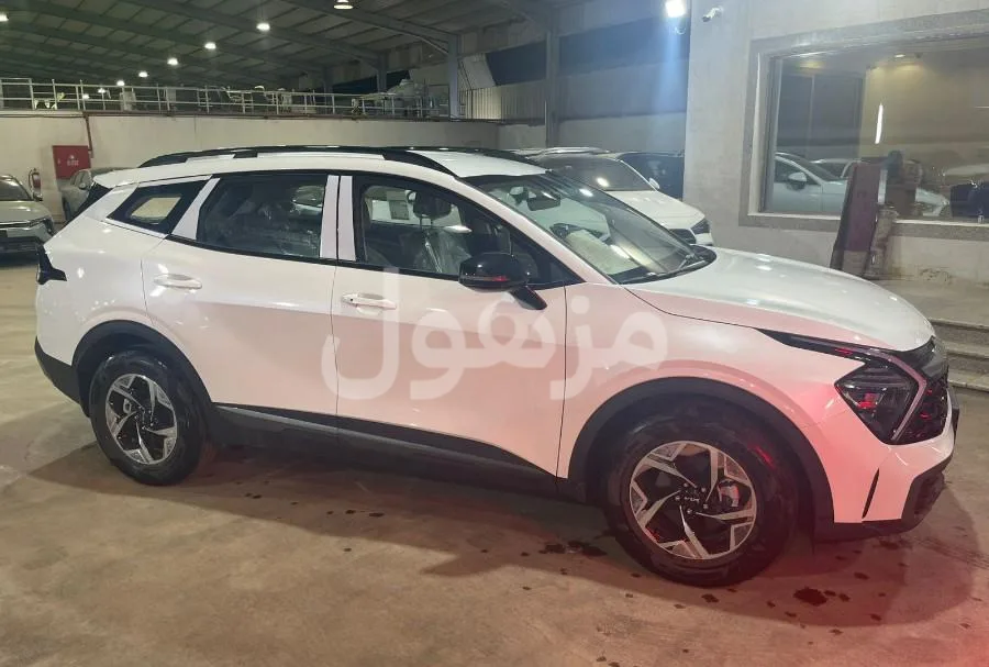 Kia Sportage 2026, Large Standard, 17 Inch Wheels, Rear Sensors - Jeddah