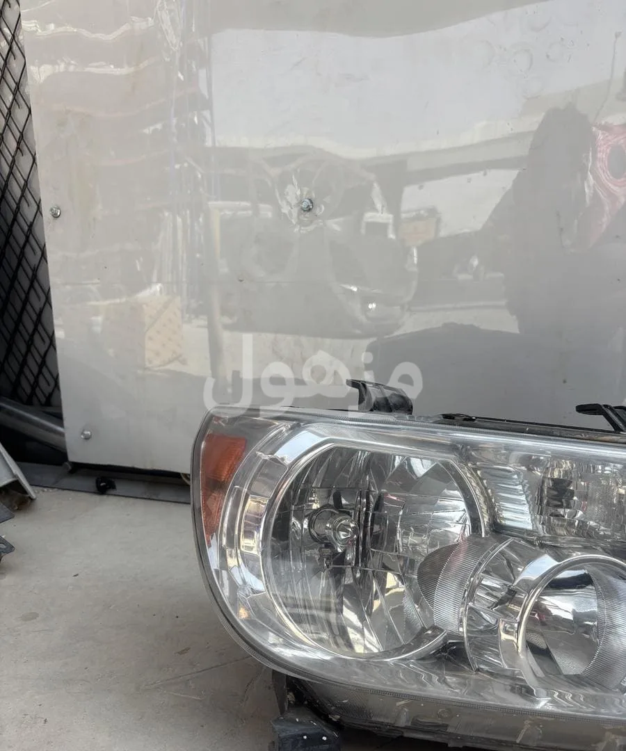 Toyota Sequoia lights 2010-2018