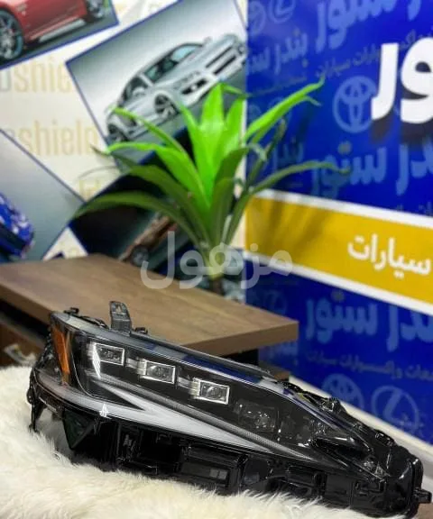 شمعه لكزس ES350 موديل 2023 يمين ثلاث عدسات