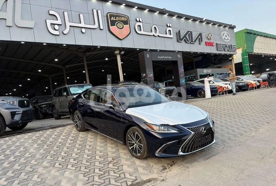 Lexus ES 350 2025, Panoramic Roof, 18-inch Wheels - Dammam