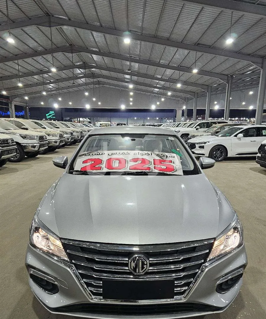 MG 5 standard 2025 cash and installments