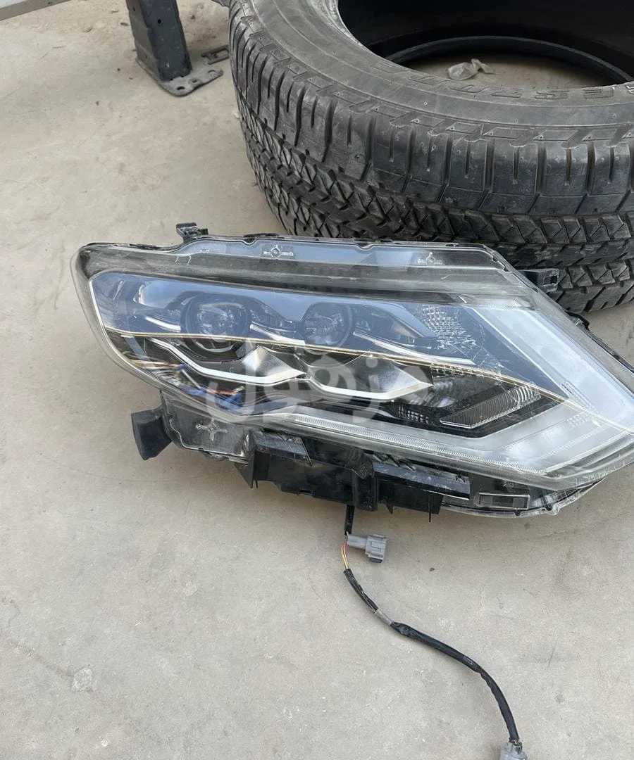 Right headlight, Extrail, full option, 2018-2019-2020-2021-2022, original.
