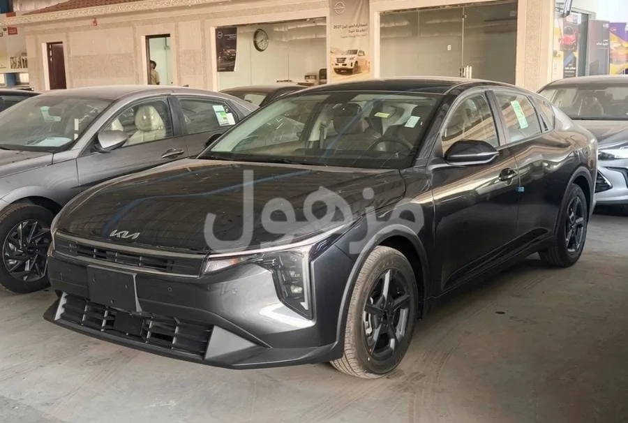 كيا K4 2027 جديد كاميرا خلفية وحساسات - الدمام