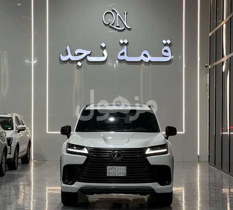 لكزس افرود بنزين بروجكتر 2025 ممشى 9 الف