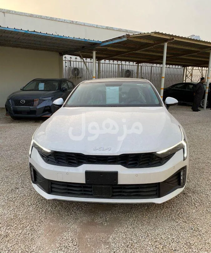 للسيارة كيا k5 استاندر موديل 2026 الألوان المتوفرة ( حس