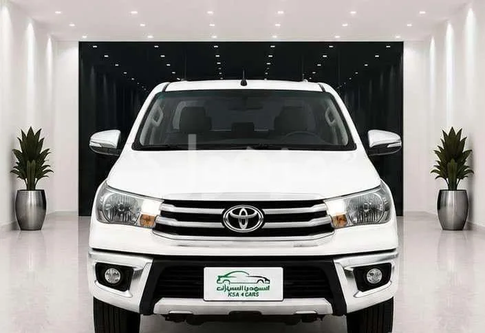 Toyota Hilux 2026, Automatic, Rear Sensors, Chrome Mirrors - Riyadh