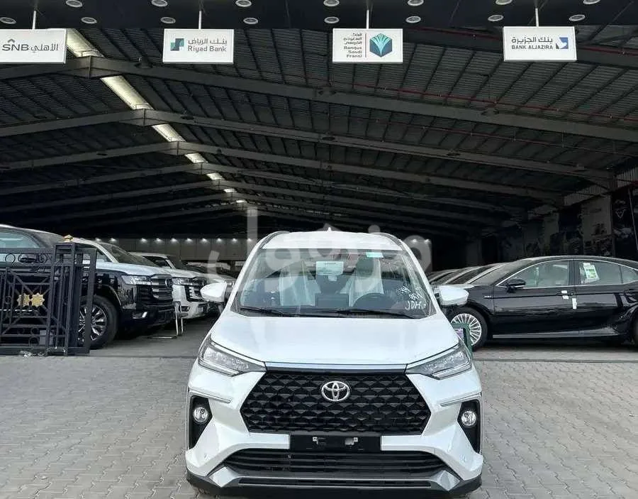 تويوتا فيلوز 2026 GLX جديدة وارد الوكيل ابيض - الرياض