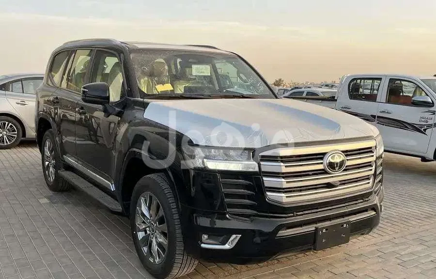 Toyota Land Cruiser GXR4 2026 Leather Seats and Front Ventilation - Riyadh