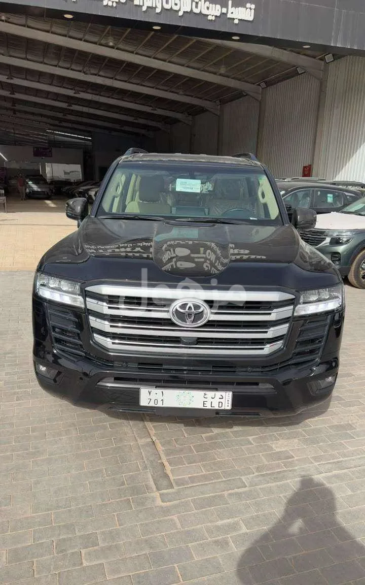 Toyota Land Cruiser GXR Twin Turbo Number 2, fully agency.