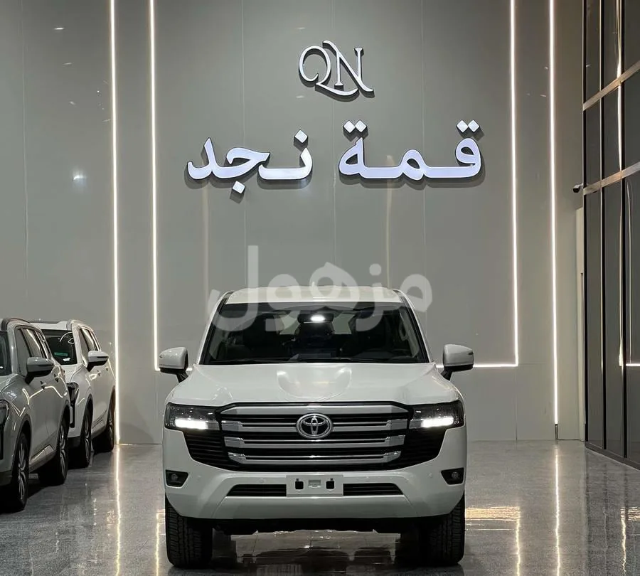 تويوتا لاندكروزر GXR 2025 ديزل تماتيك جديد - الرياض