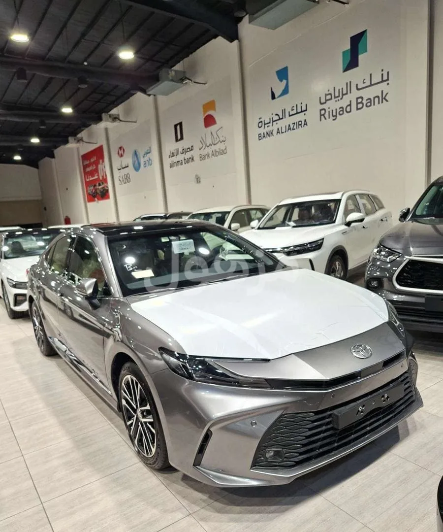 تويوتا كامري 2025 LE هايبرد سعودي اصفار - الخبر