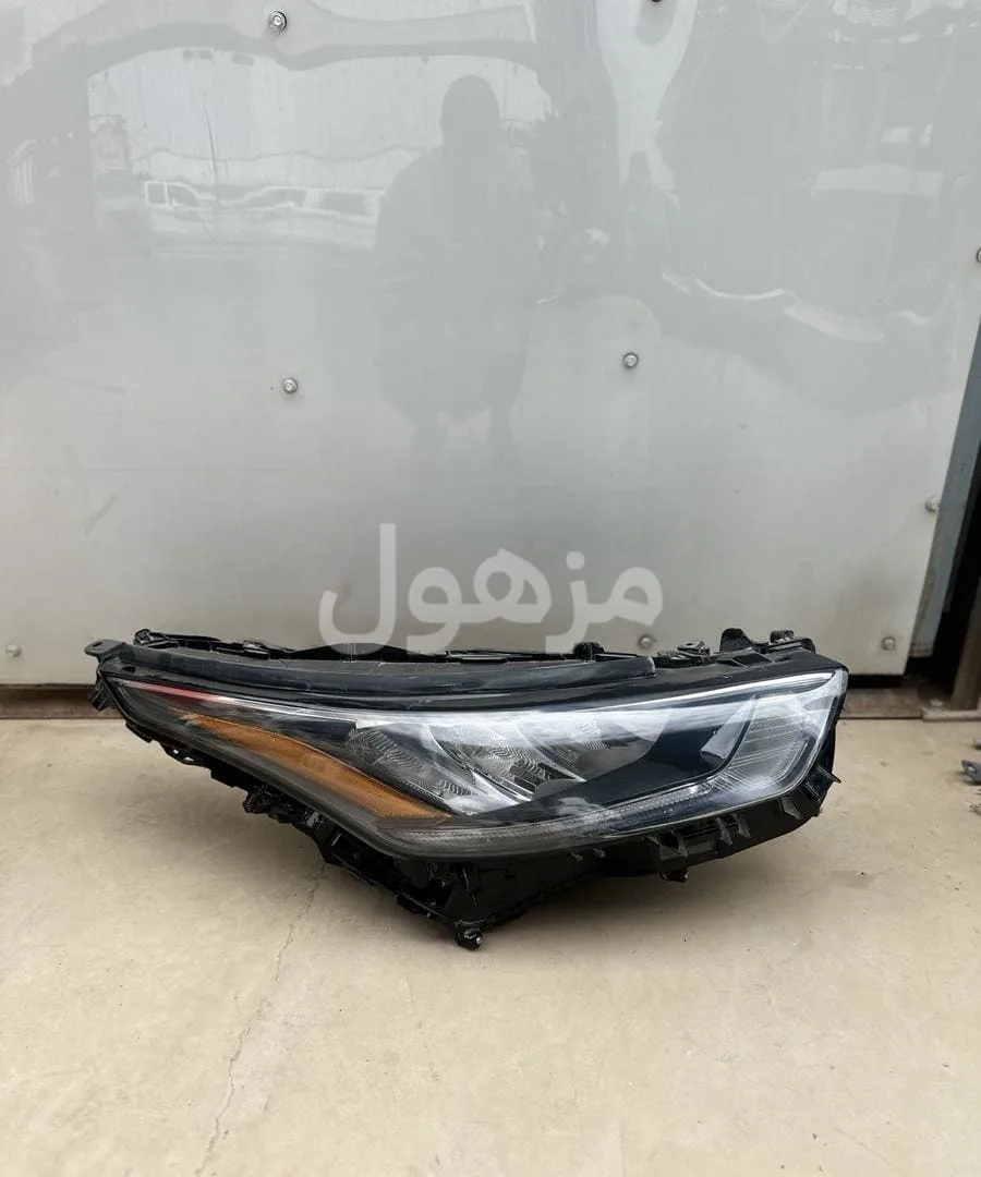 Right headlight for Highlander 2020-2021-2022-2023 original from the dealer