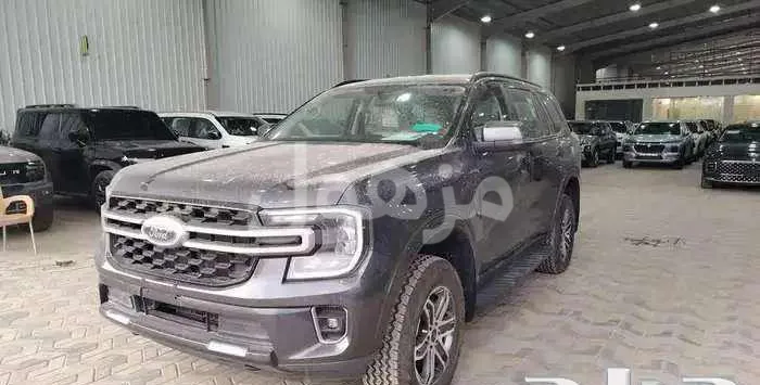 فورد ايفرست 2025 XLS شاشة كاميرا حساسات خلفية - الرياض