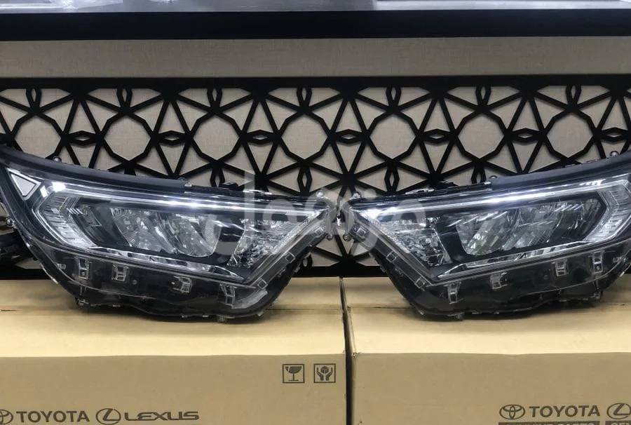 2020 RAV4 Headlight Set