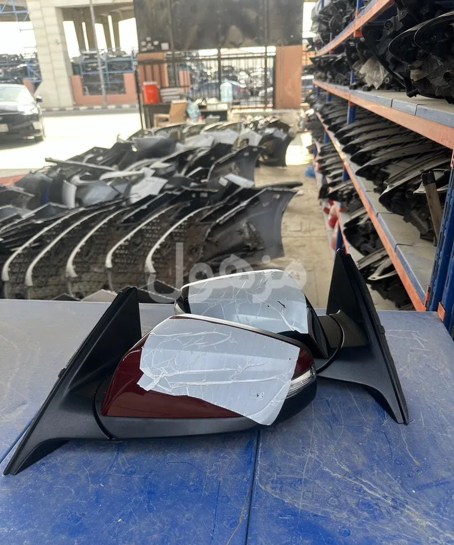 Original Malibu mirrors, agency, 2018-2019-2020-2021