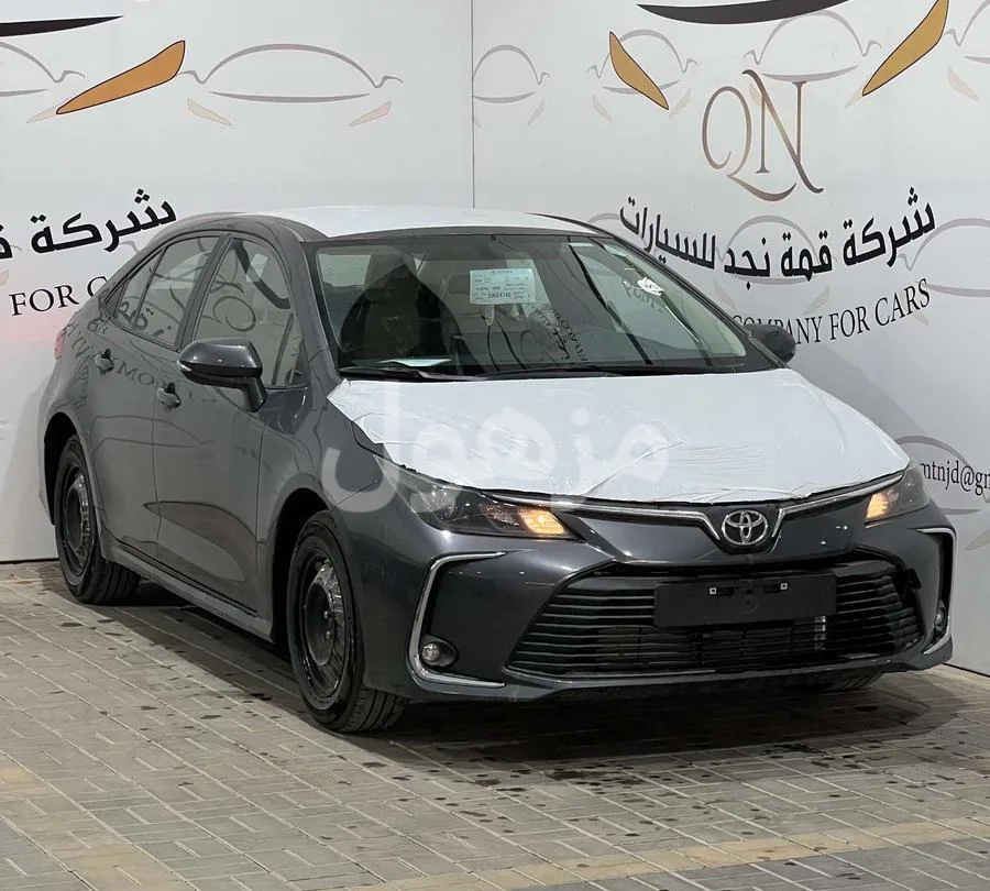 Toyota Corolla XLi standard manual 2.0 petrol automatic model 2026