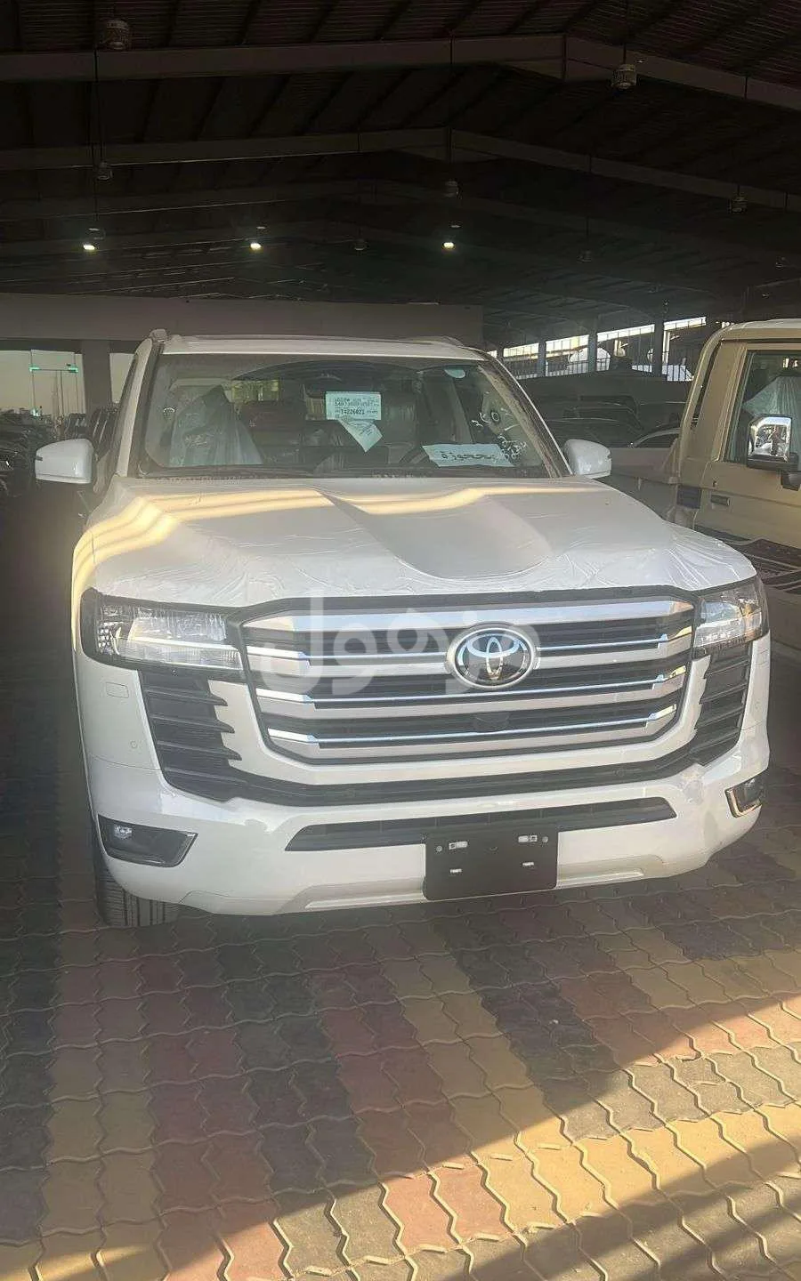 Toyota Land Cruiser 2026 GXR, Sunroof, Cool Box, Rear Screens - Jeddah